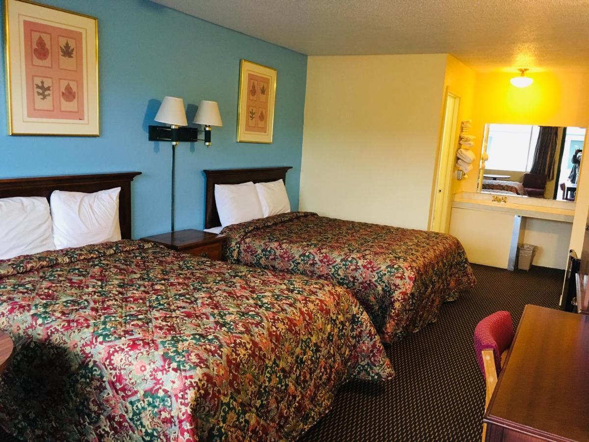 Budget Inn Caravan Motel Harrisonville Exterior foto